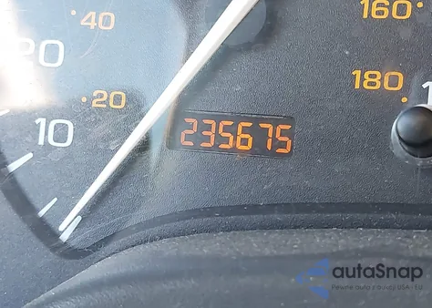 2002 Saturn S-Series Sl from USA, damaged, VIN 1G8ZF52872Z255646